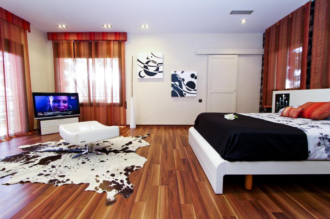 New Play Lake Villa Salou Exterior foto