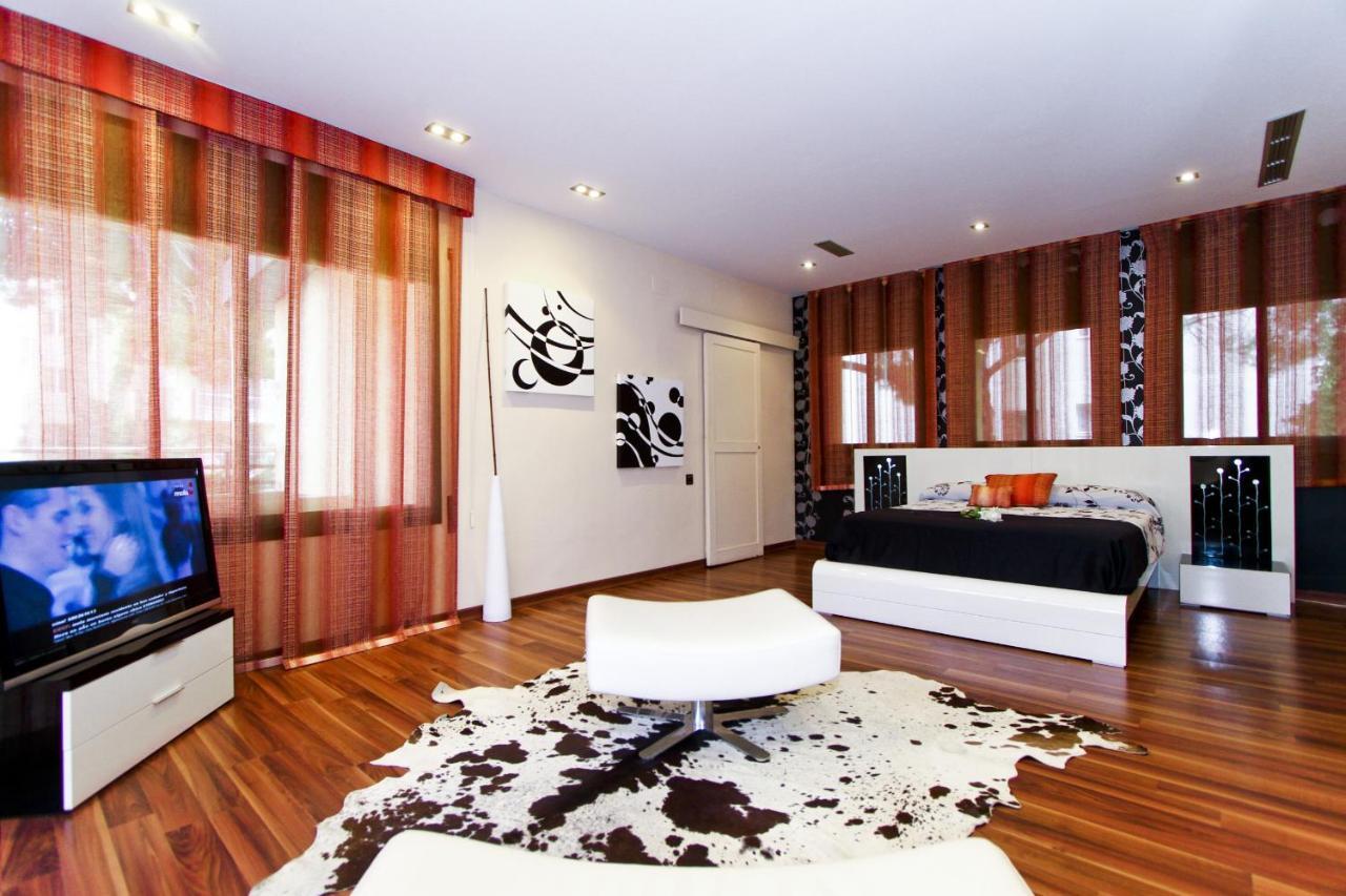 New Play Lake Villa Salou Exterior foto